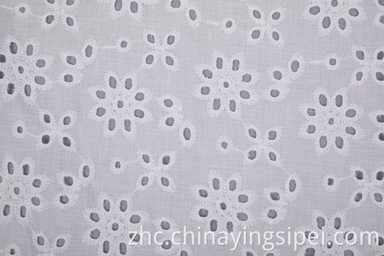 编织100%棉质染色绣花织物 Woven 100% Cotton Dyed Embroidered Fabrics